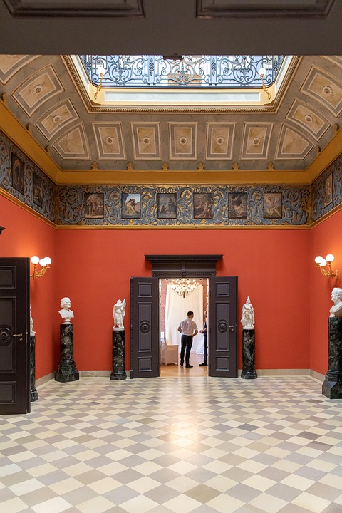 Dr. Richard startet E-Reisebus-Revolution in Wien und Salzburg!