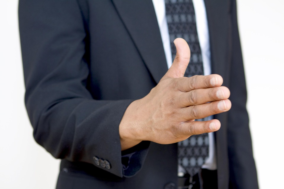 Kunstschaffende unterstützen Hinterhäuser – Ein Aufruf zur Klarheit!